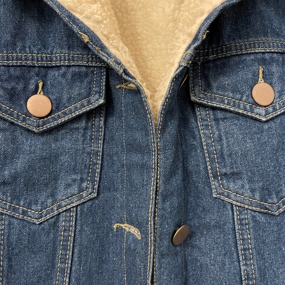 Faux Fur Collared Oversized Jean Jacket - Picture 4 of 6